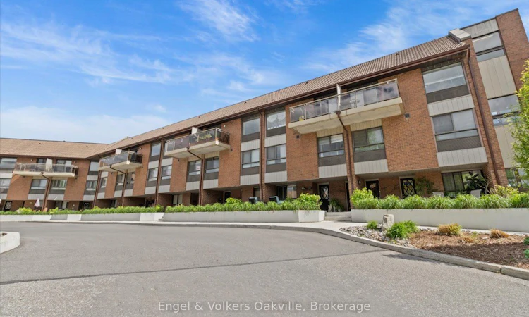 625-1000 Cedarglen Gate