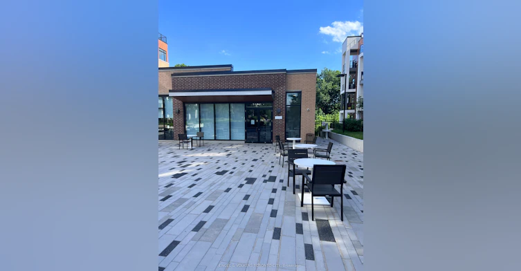 305-135 Canon Jackson Drive, Toronto, ON, M6M 0C4 - 18