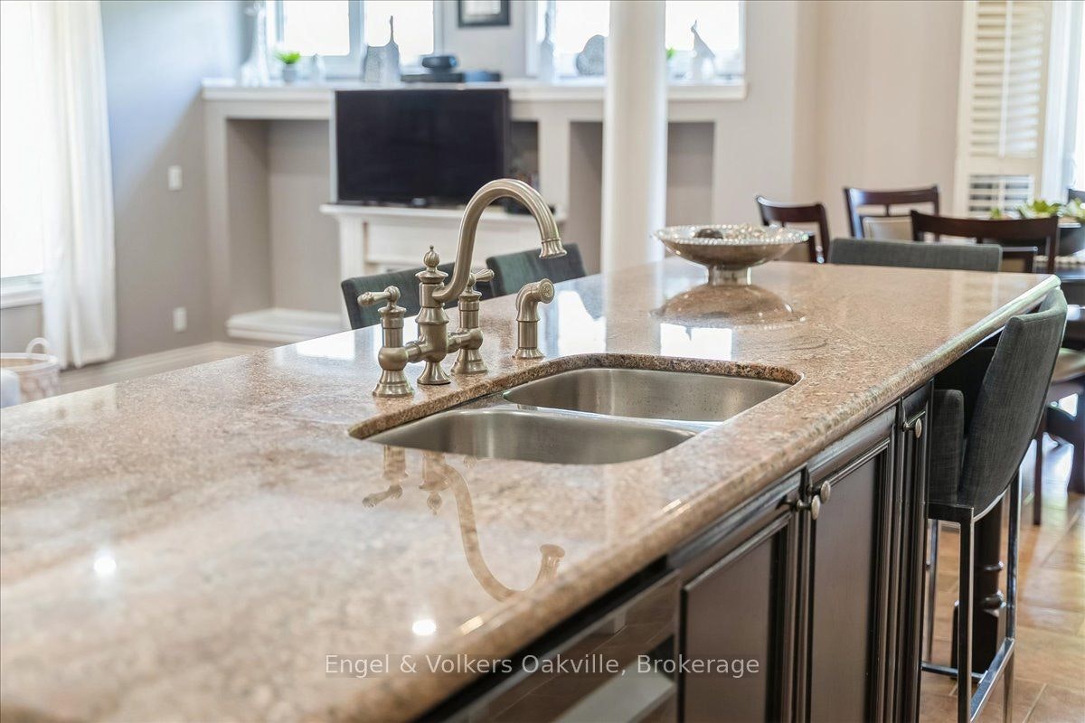 5113 Celebration Drive, Mississauga, ON, L5M 8B3 - 7