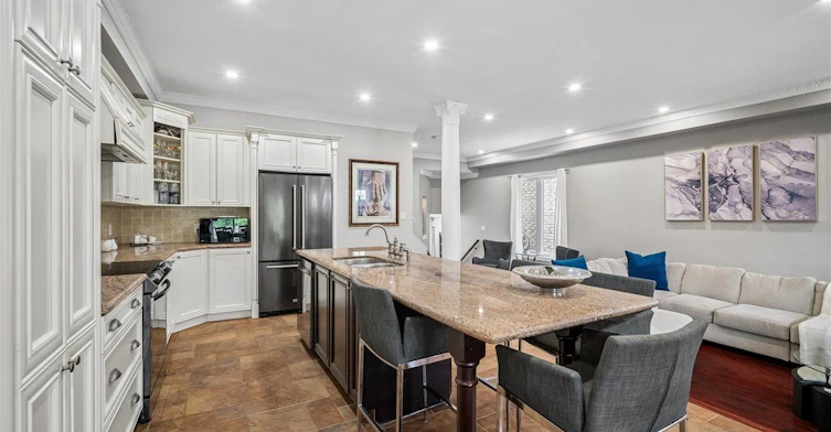 5113 Celebration Drive, Mississauga, ON, L5M 8B3 - 5