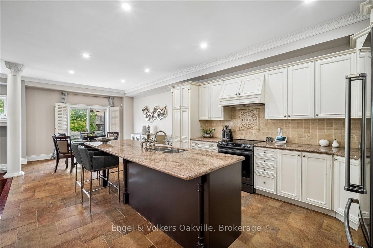 5113 Celebration Drive, Mississauga, ON, L5M 8B3 - 6