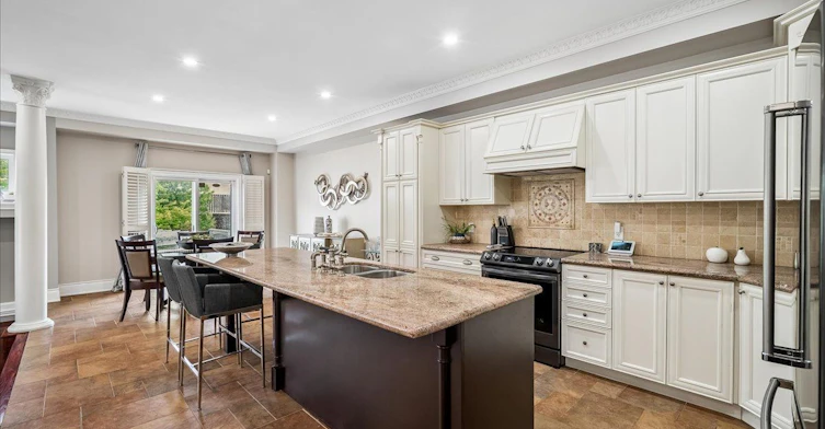 5113 Celebration Drive, Mississauga, ON, L5M 8B3 - 6