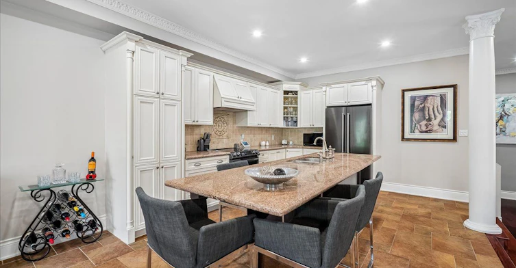 5113 Celebration Drive, Mississauga, ON, L5M 8B3 - 4
