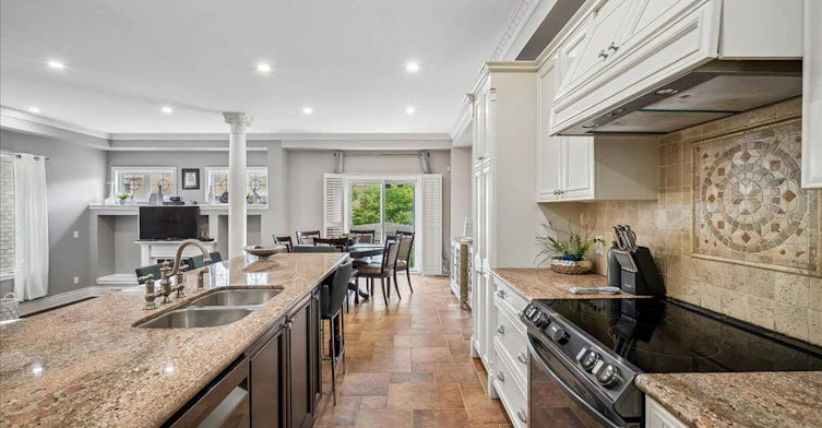 5113 Celebration Drive, Mississauga, ON, L5M 8B3 - 3