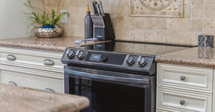 5113 Celebration Drive, Mississauga, ON, L5M 8B3 - 8