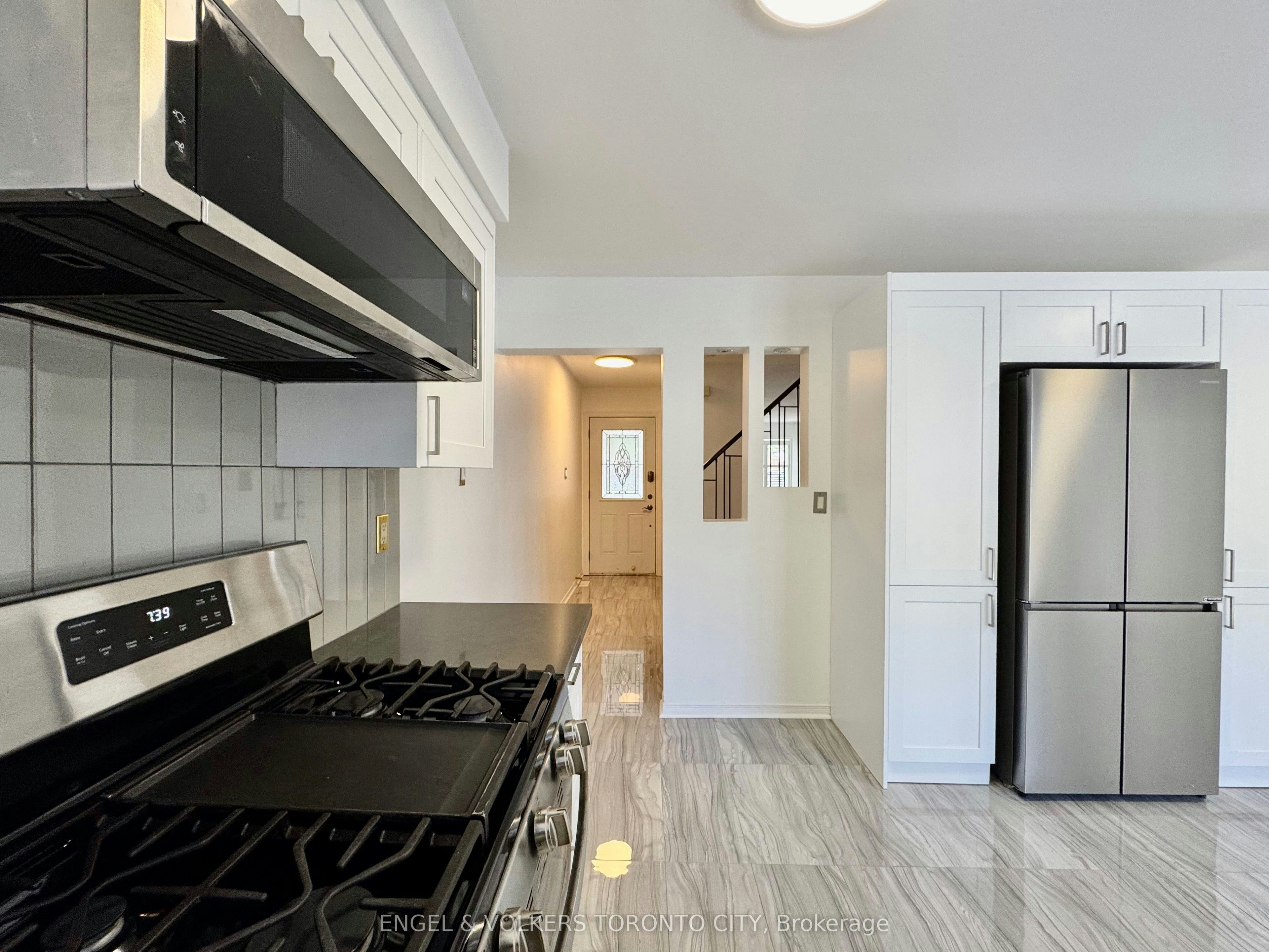 2052 Oak Bliss Crescent, Oakville, ON, L6M 3K4 - 4