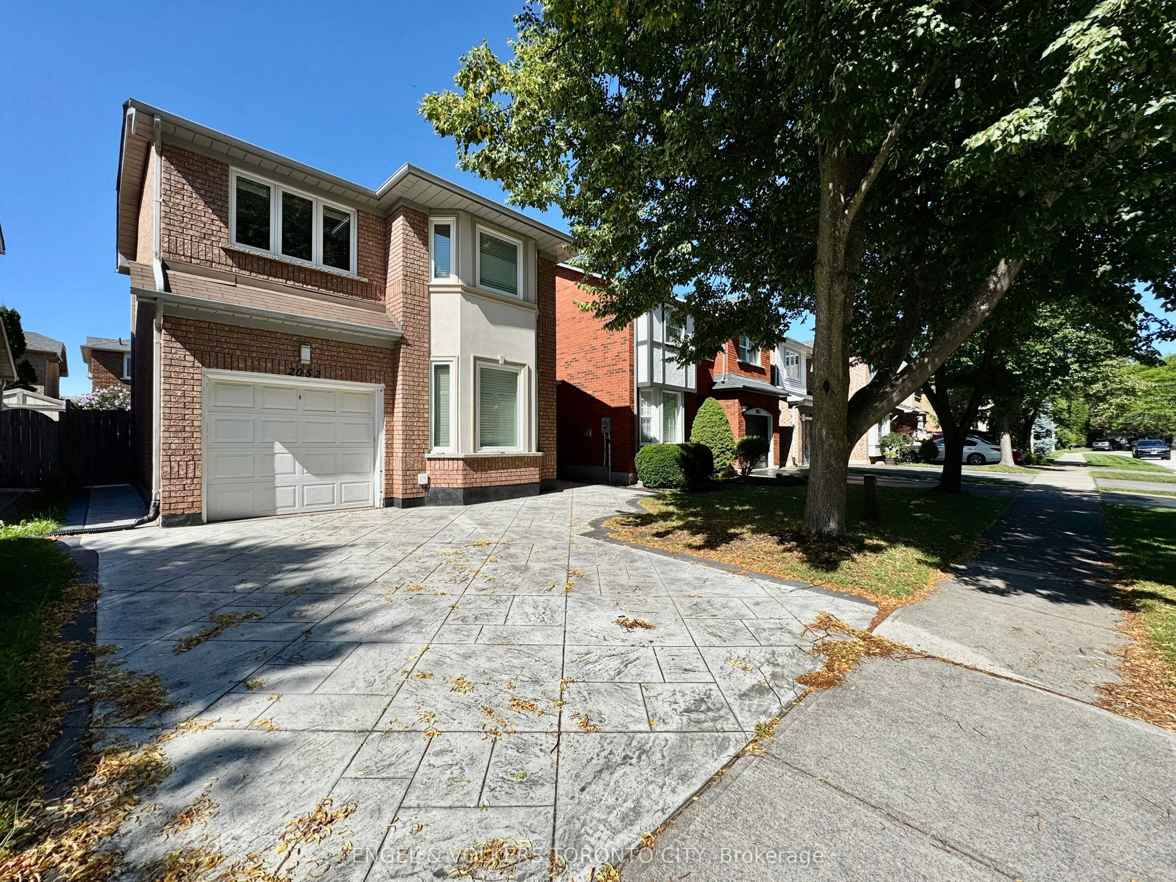 2052 Oak Bliss Crescent, Oakville, ON, L6M 3K4
