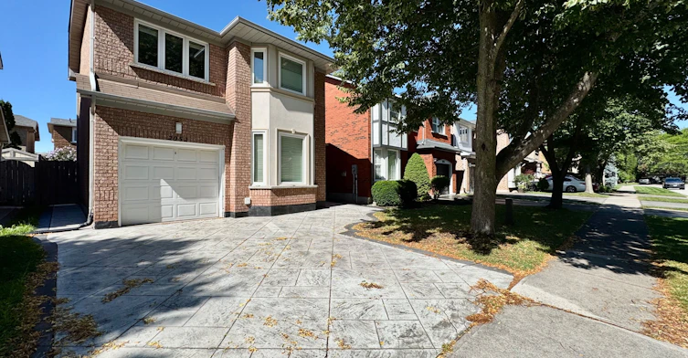 2052 Oak Bliss Crescent, Oakville, ON, L6M 3K4
