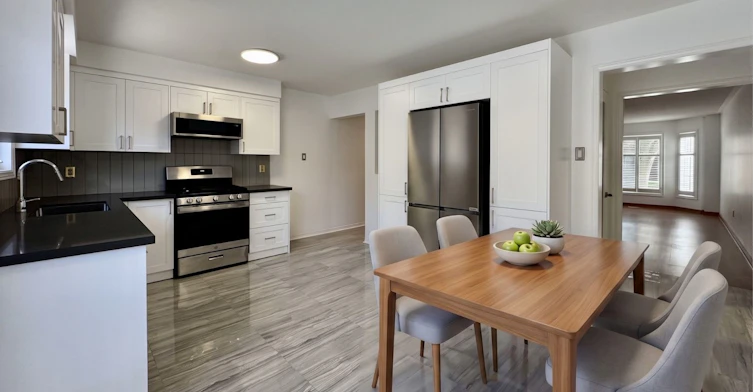 2052 Oak Bliss Crescent, Oakville, ON, L6M 3K4 - 3