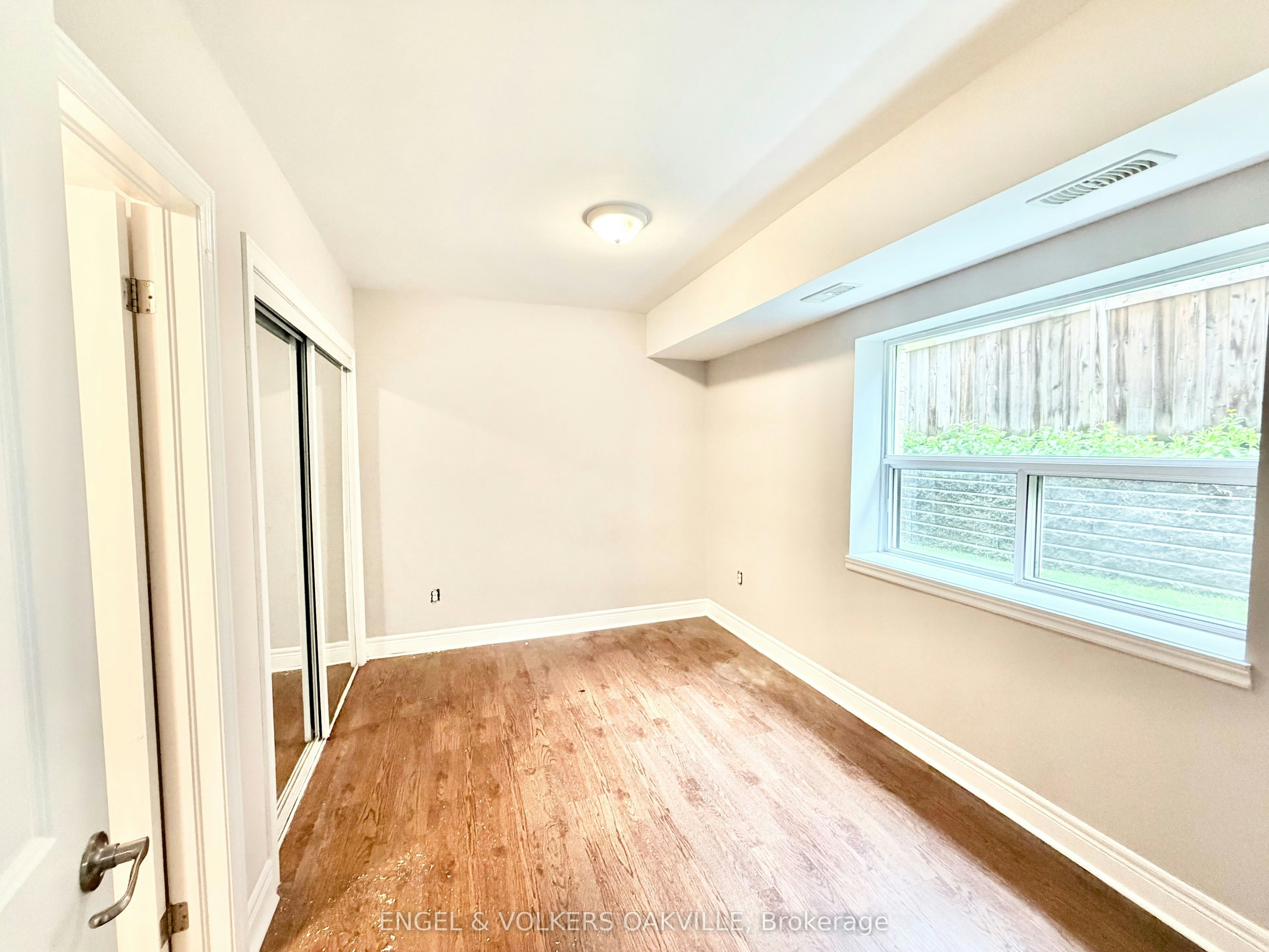 112-15 Thirty Third Street, Toronto, ON, M8W 3G7 - 4
