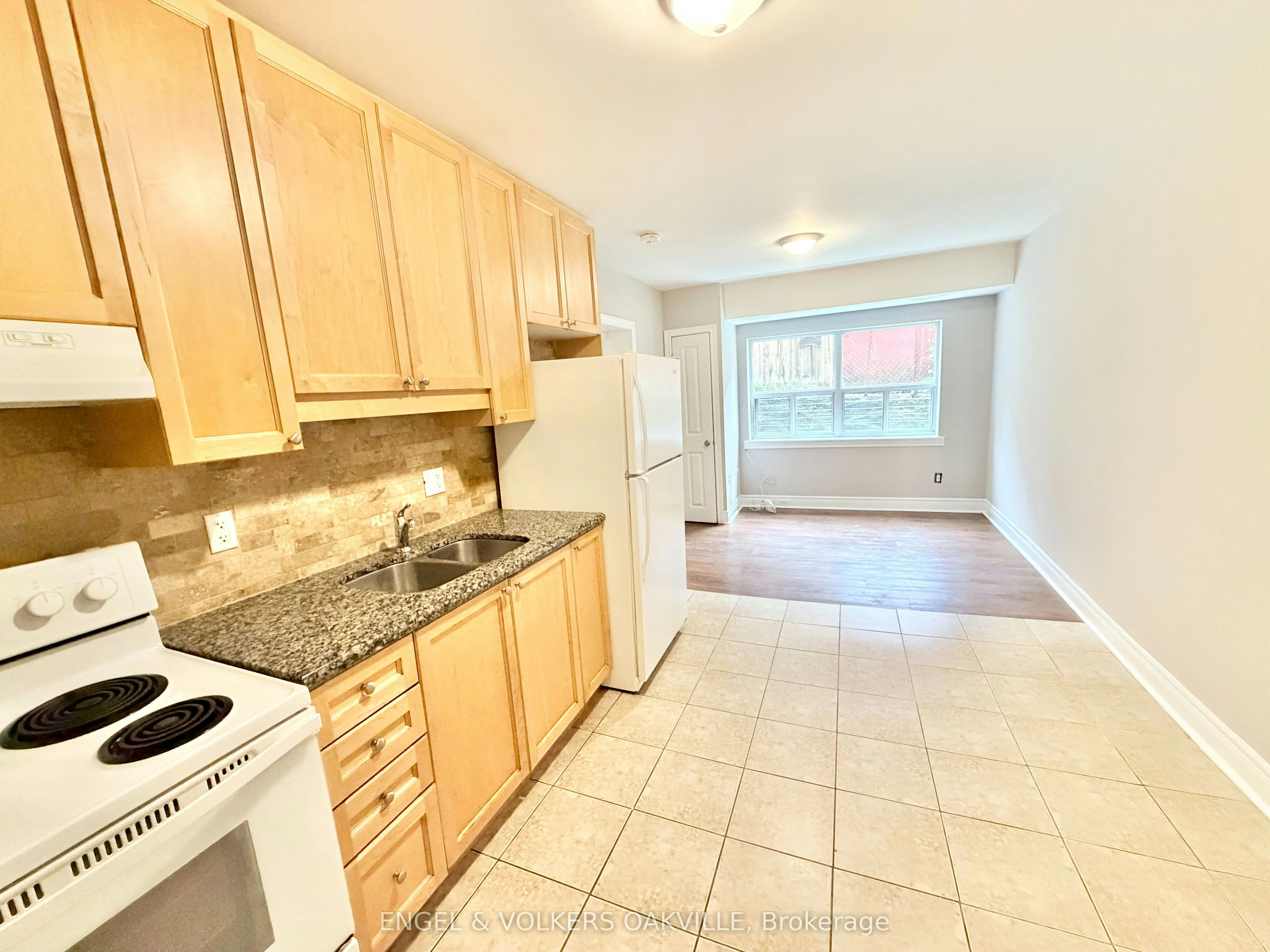 112-15 Thirty Third Street, Toronto, ON, M8W 3G7 - 2