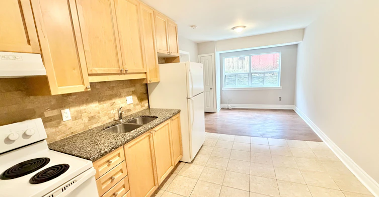 112-15 Thirty Third Street, Toronto, ON, M8W 3G7 - 2