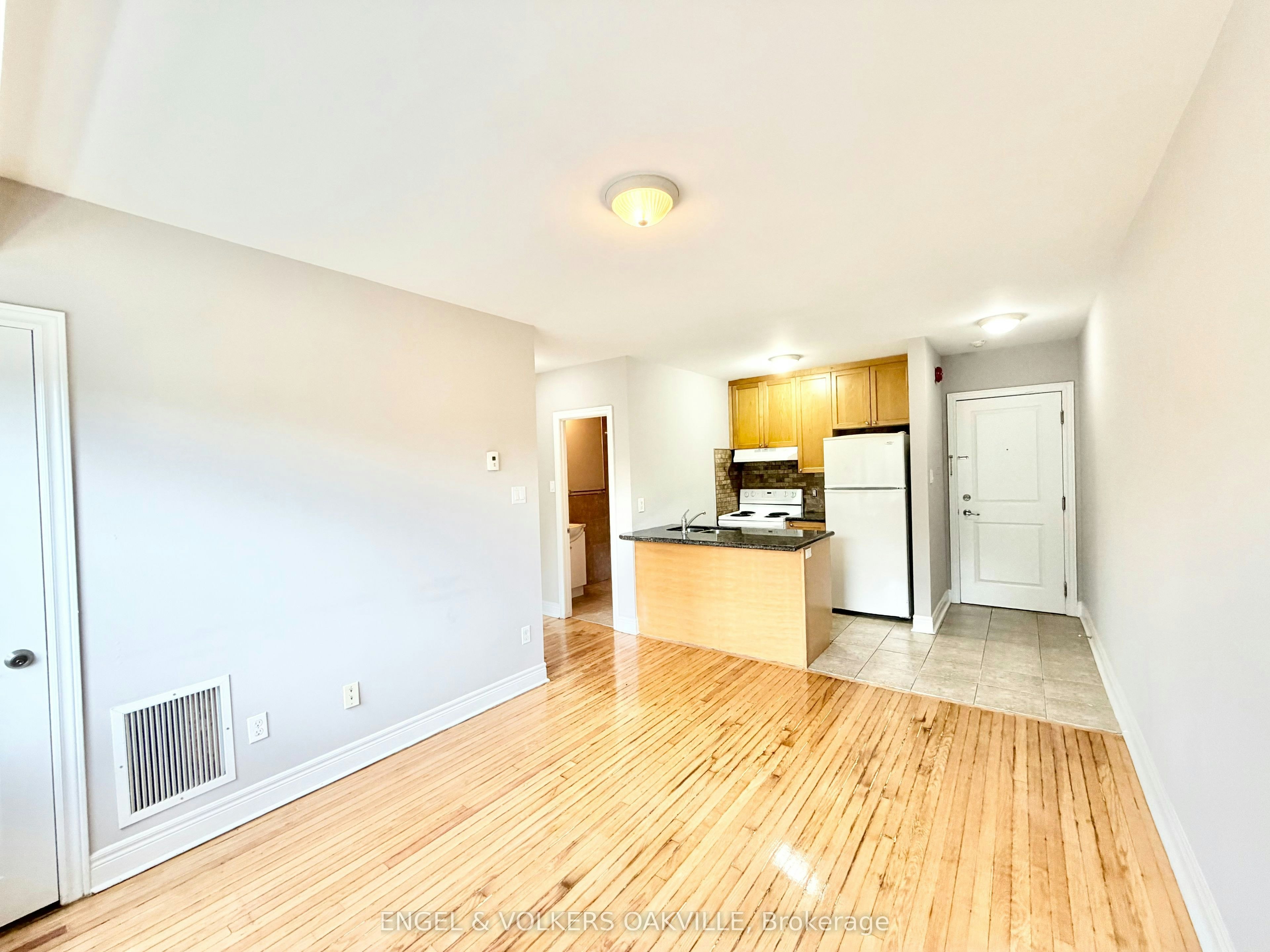 302-15 Thirty Third Street, Toronto, ON, M8W 3G7 - 3