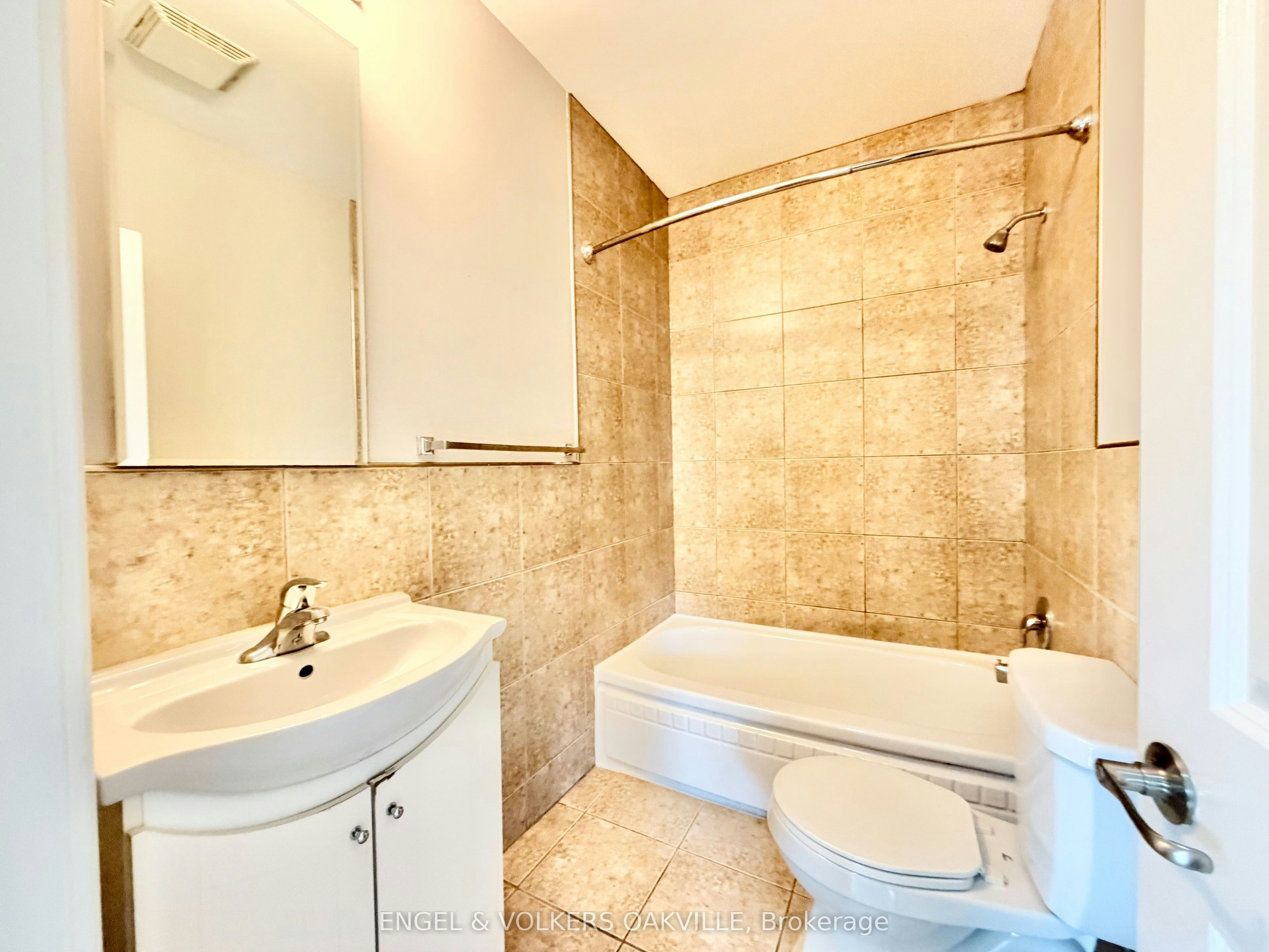 302-15 Thirty Third Street, Toronto, ON, M8W 3G7 - 7