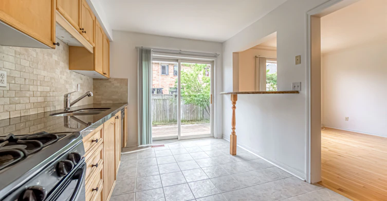1121 Barclay Circle, Milton, ON, L9T 5W4 - 6