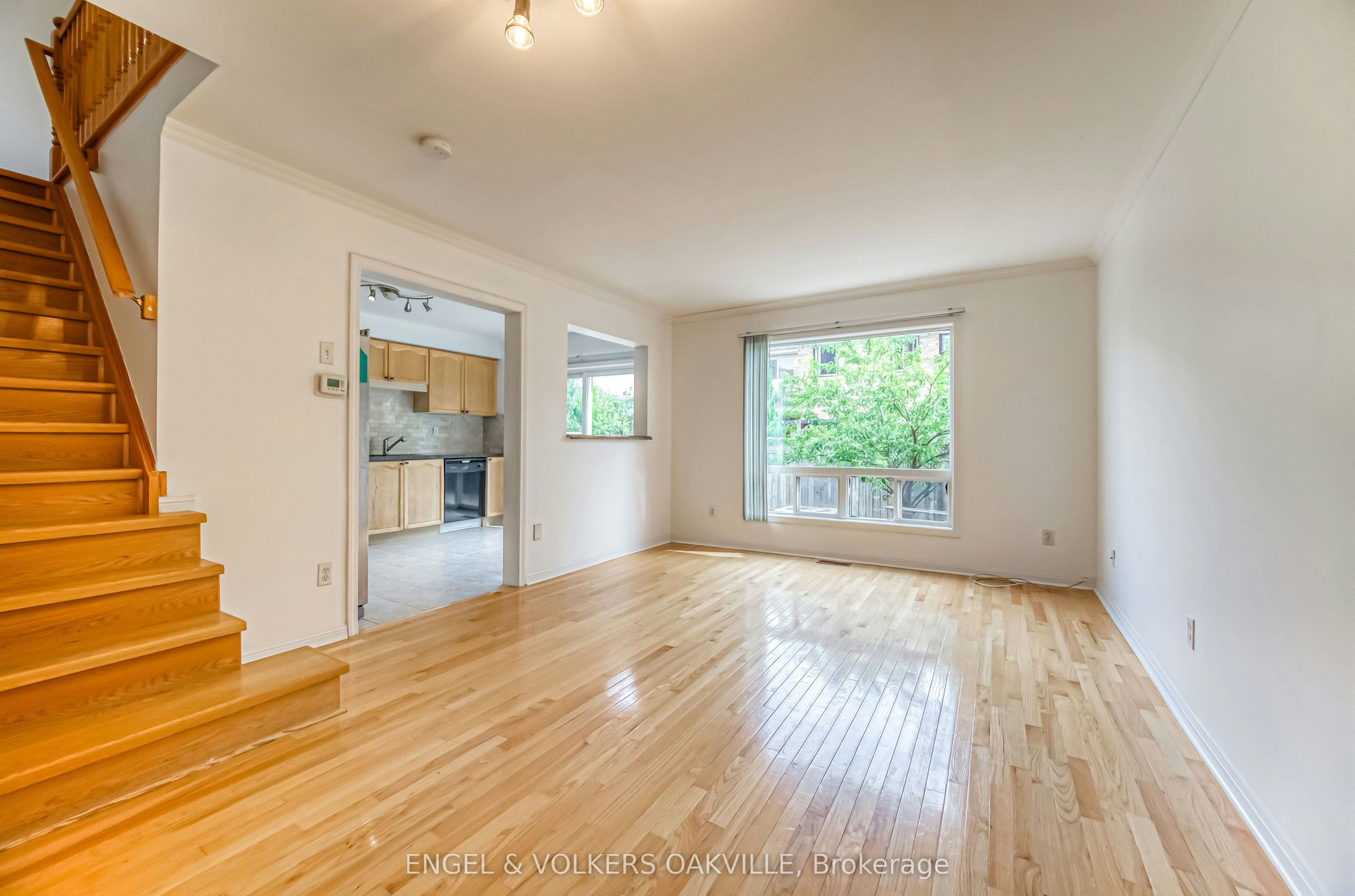 1121 Barclay Circle, Milton, ON, L9T 5W4 - 3