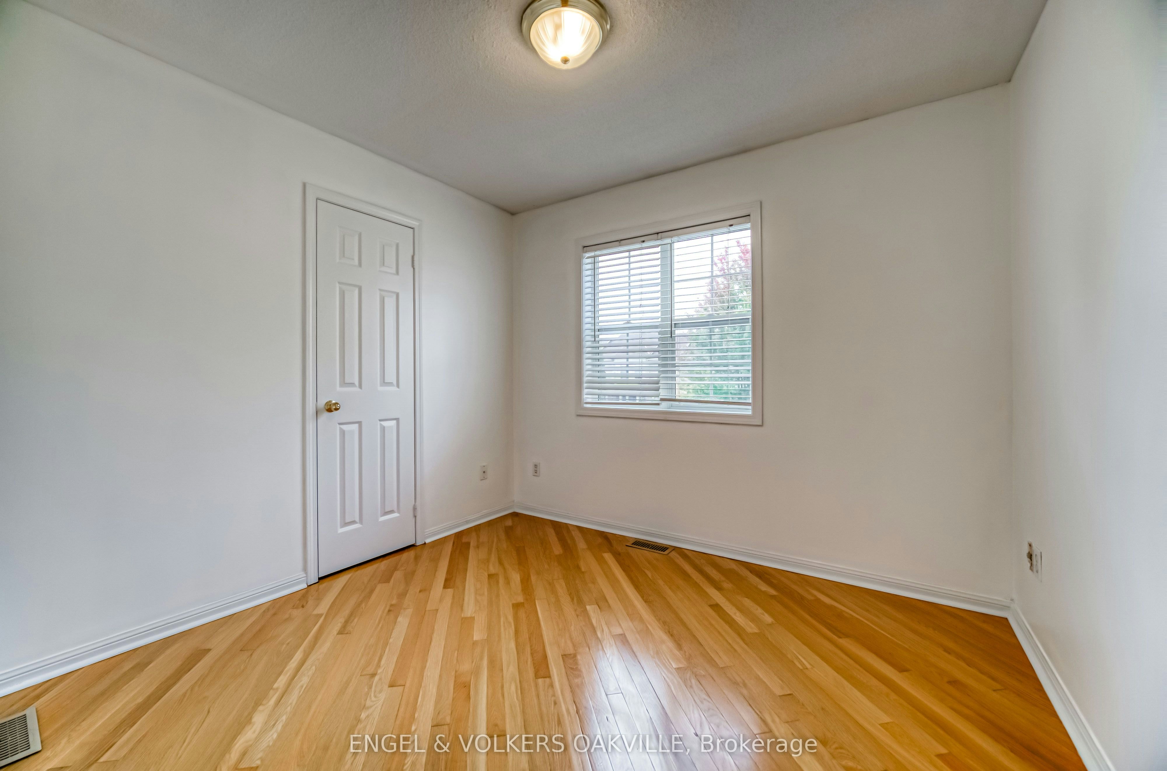 1121 Barclay Circle, Milton, ON, L9T 5W4 - 10