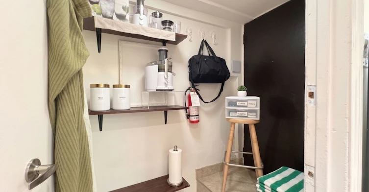 Lower-266 Weston Road, Toronto, ON, M6N 3P5 - 7