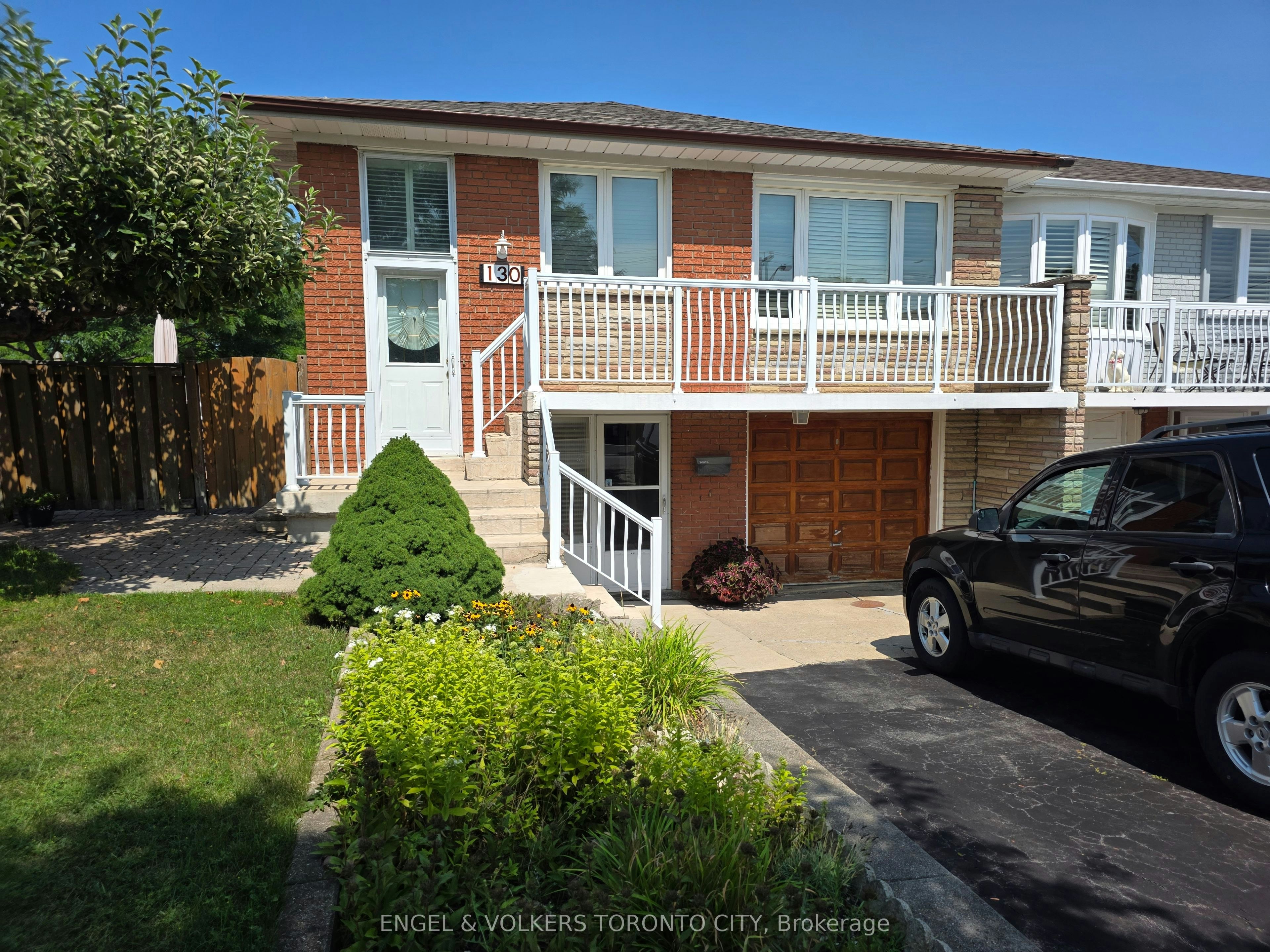 Lower-130 Shoreham Drive, Toronto, ON, M3N 1S9