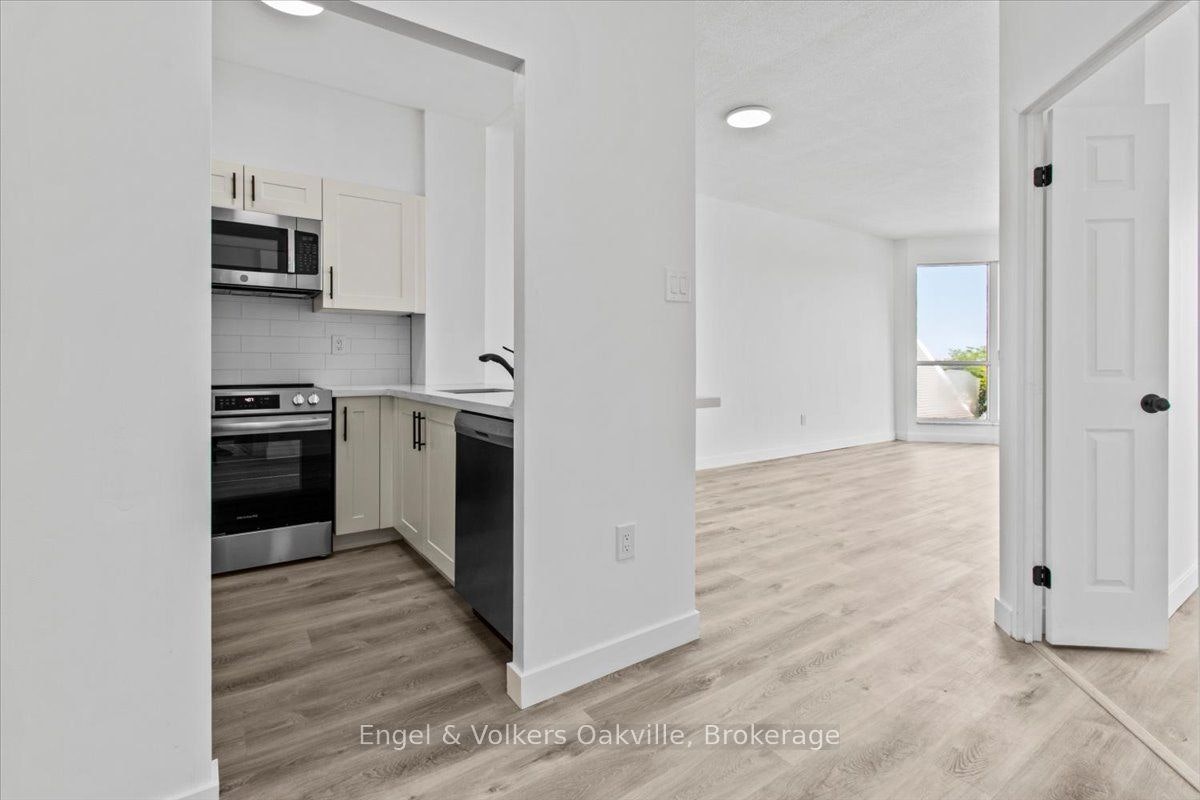 511-2511 Lakeshore Road W, Oakville, ON, L6L 6L9 - 4