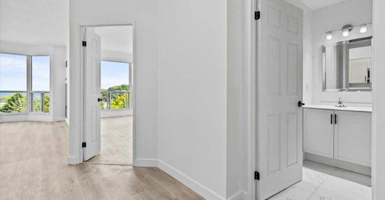 511-2511 Lakeshore Road W, Oakville, ON, L6L 6L9 - 3