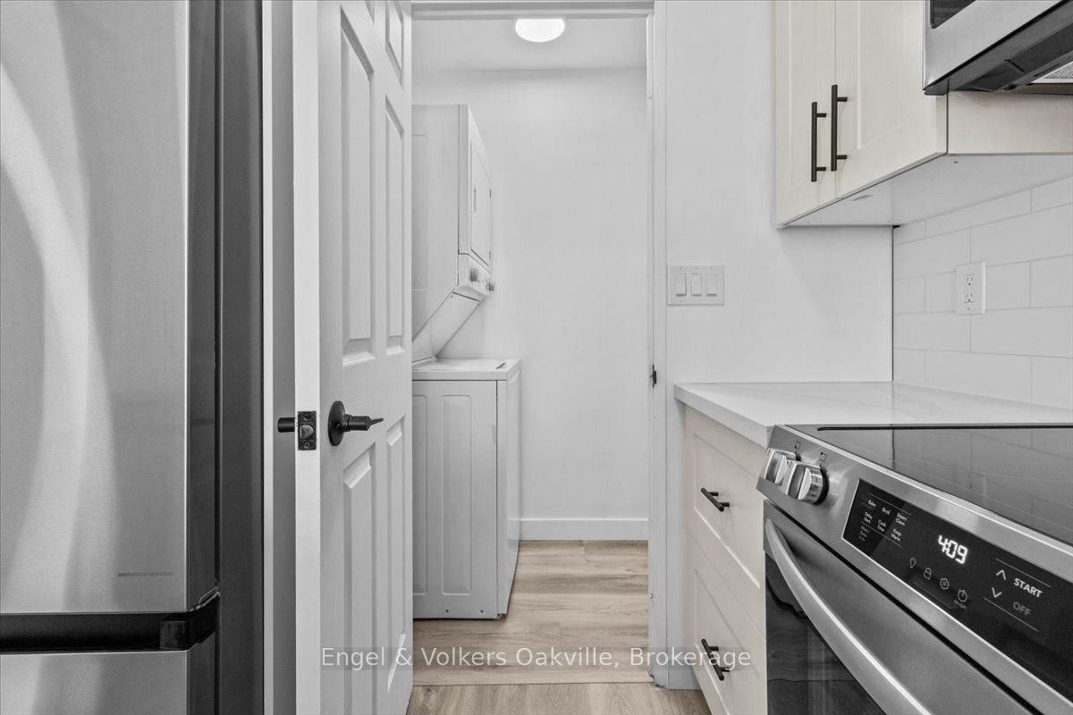 511-2511 Lakeshore Road W, Oakville, ON, L6L 6L9 - 7