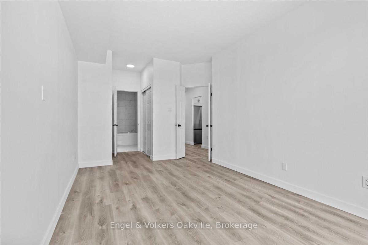 511-2511 Lakeshore Road W, Oakville, ON, L6L 6L9 - 20