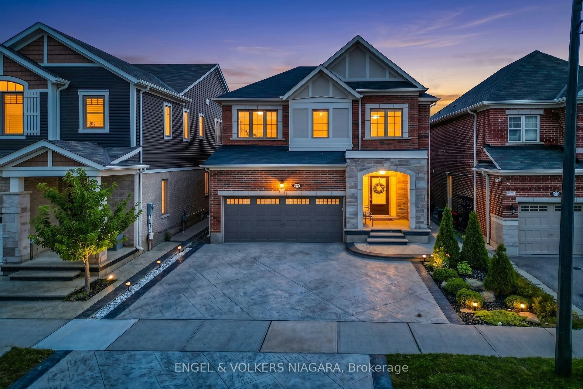 1221 Rose Way S, Milton, ON, L9E 1L9