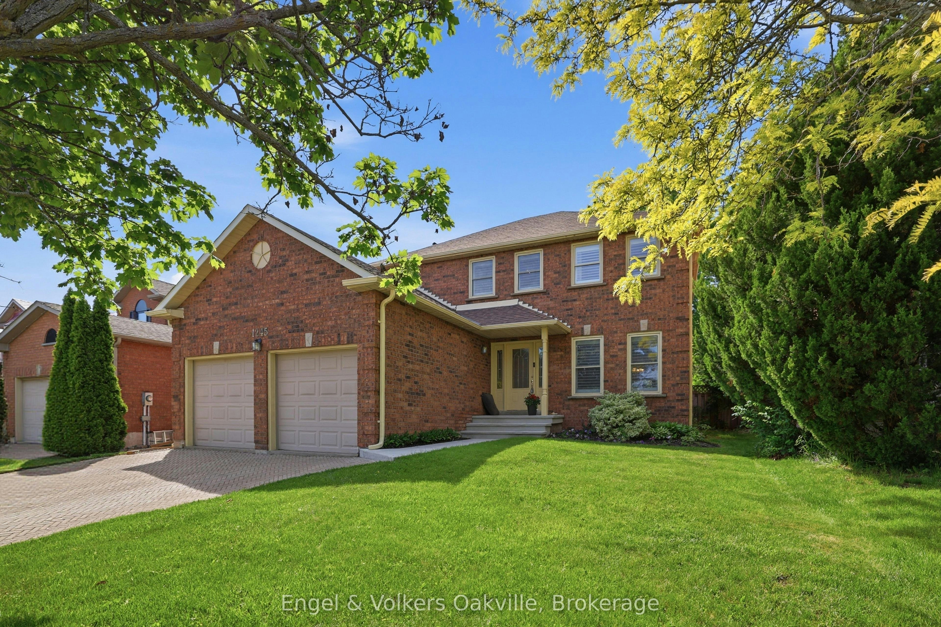 1245 Creekside Drive, Oakville, ON, L6H 4Y8
