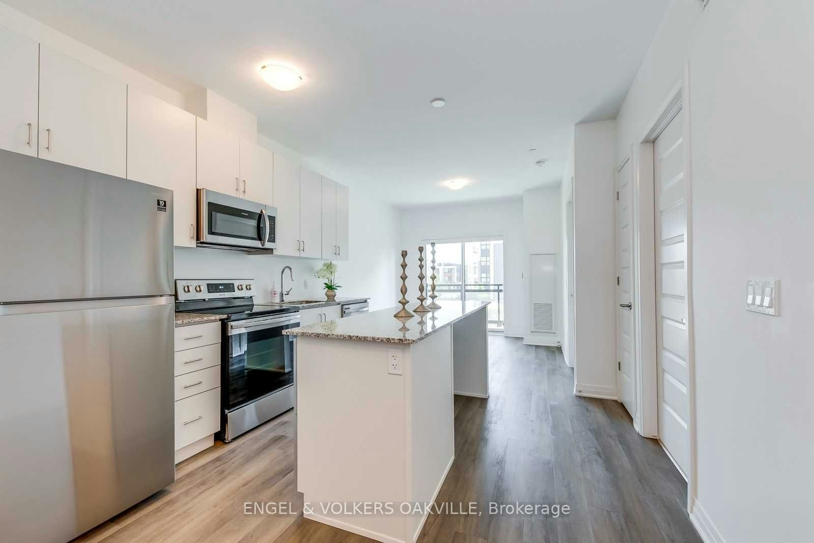 232-102 Grovewood Common, Oakville, ON, L6H 0X2 - 2
