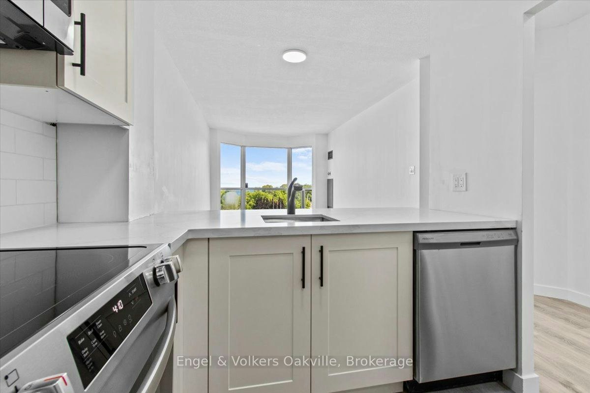 511-2511 Lakeshore Road W, Oakville, ON, L6L 6L9 - 6