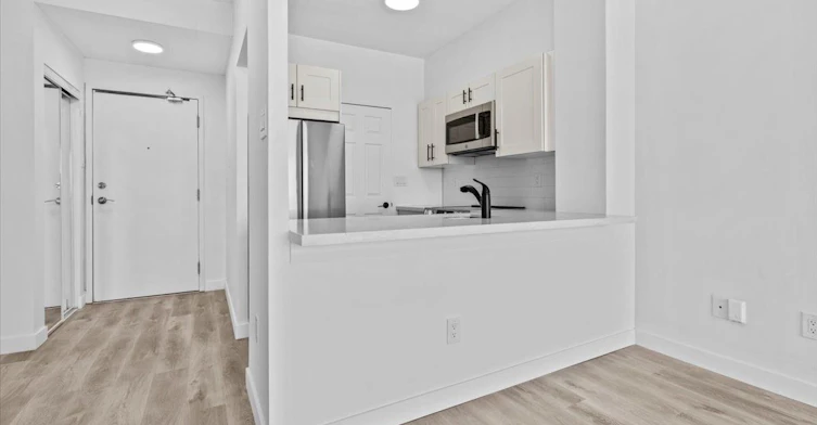 511-2511 Lakeshore Road W, Oakville, ON, L6L 6L9 - 8