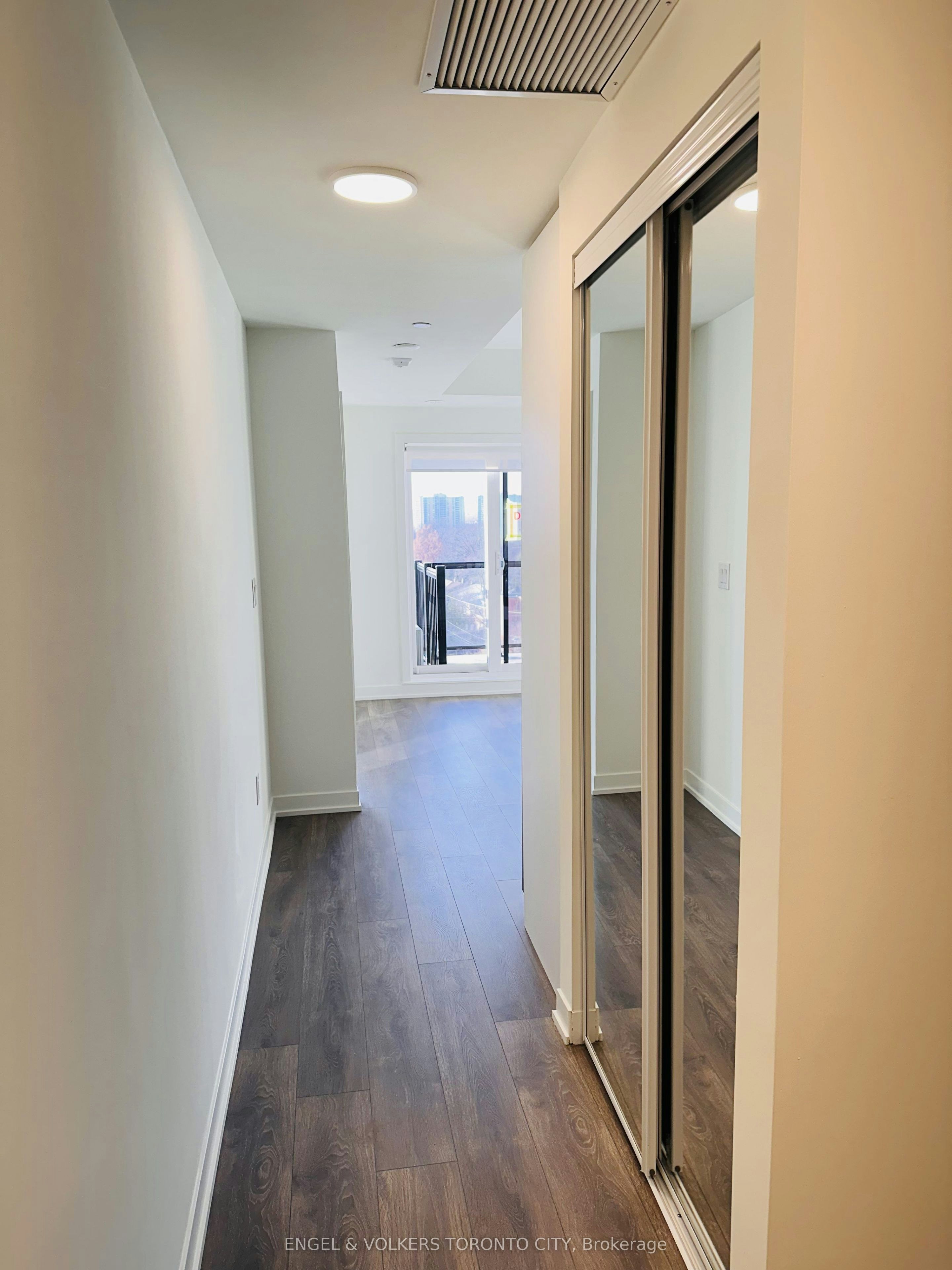 604-165 Canon Jackson Drive, Toronto, ON, M6M 0C4 - 3