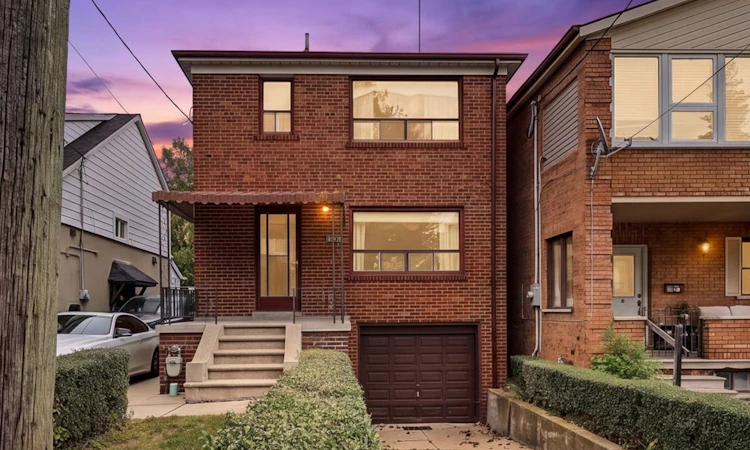189 Locksley Avenue