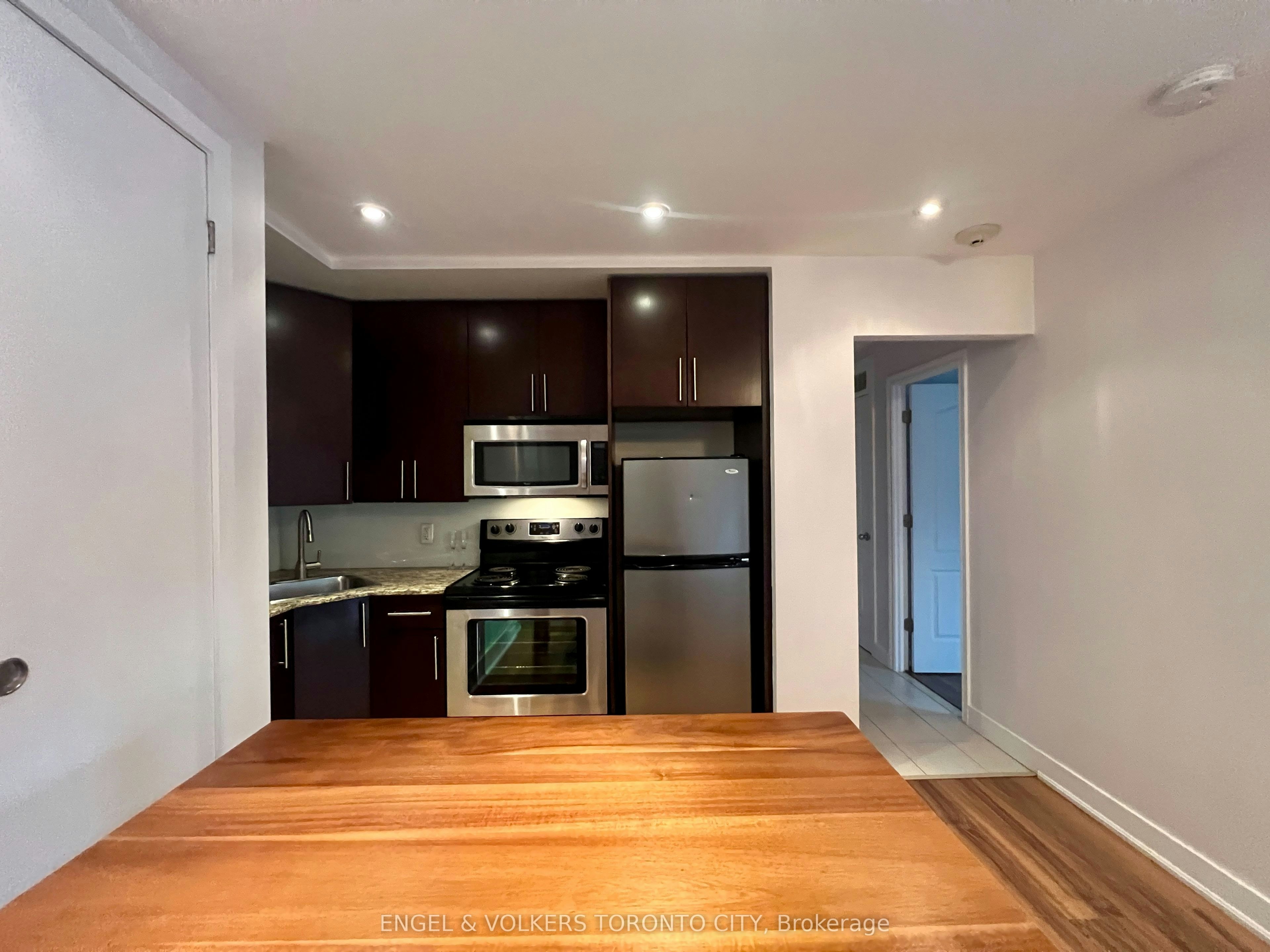 202-25 Ritchie Avenue, Toronto, ON, M6R 2J6 - 18