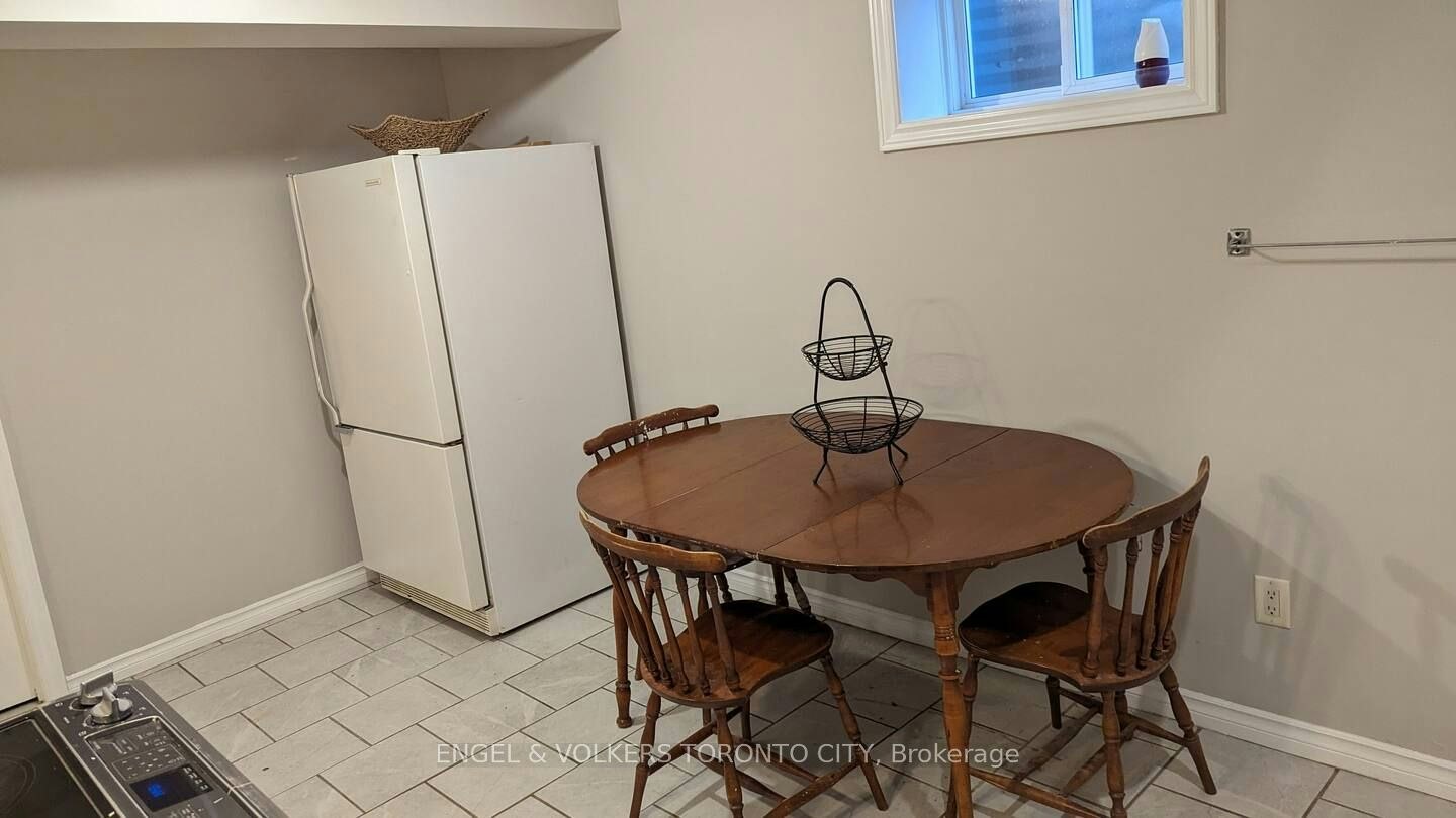B-18 Elrose Road W, Brampton, ON, L6T 2C2 - 4