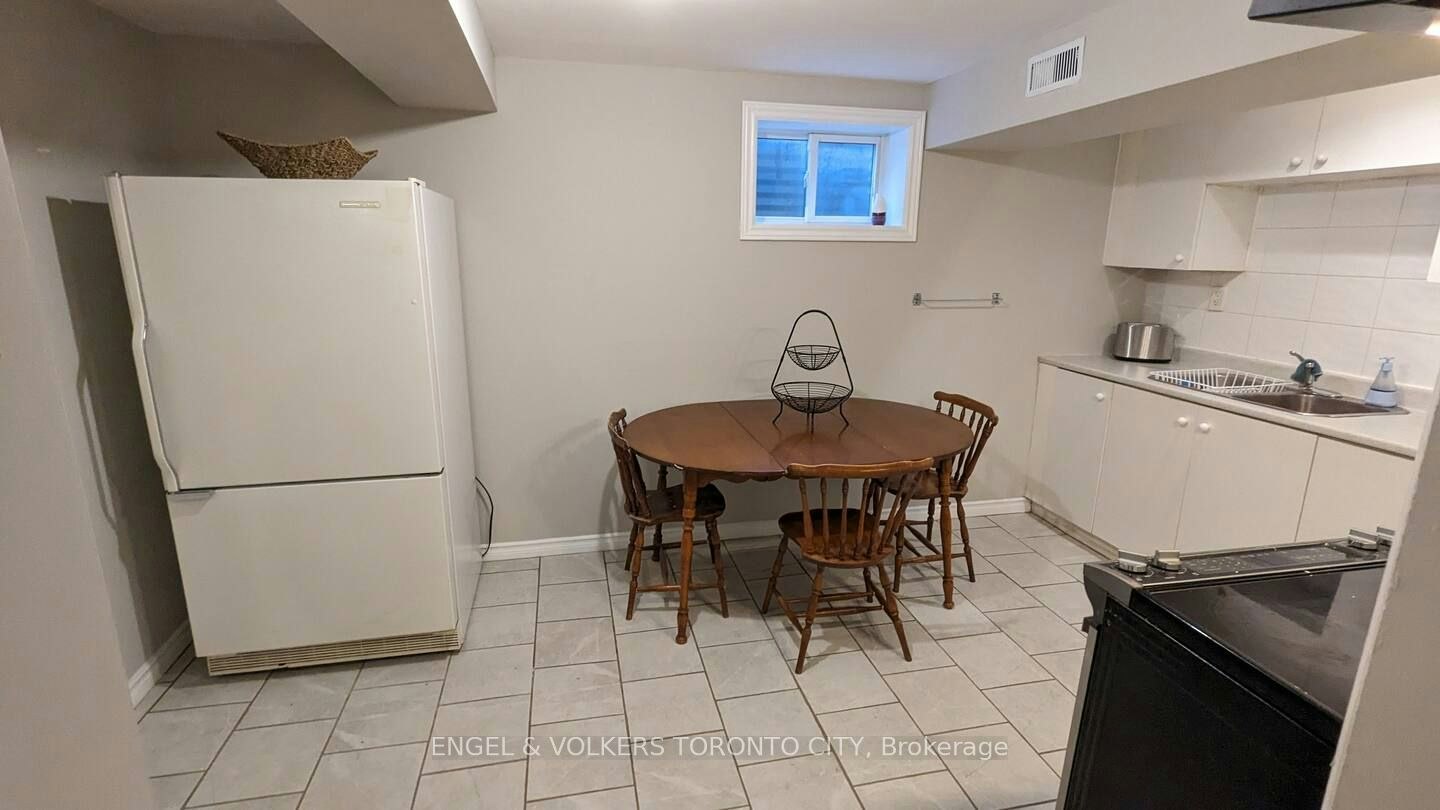 B-18 Elrose Road W, Brampton, ON, L6T 2C2 - 2