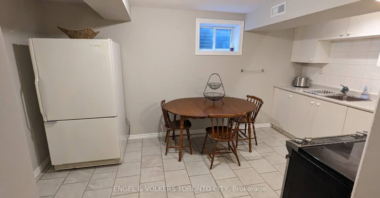 B-18 Elrose Road W, Brampton, ON, L6T 2C2 - 2