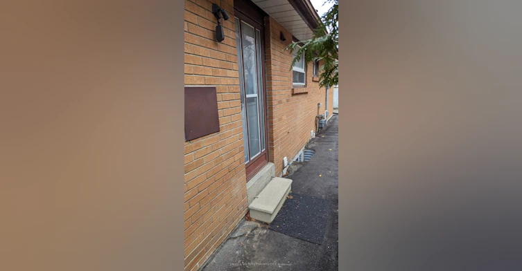 B-18 Elrose Road W, Brampton, ON, L6T 2C2 - 18