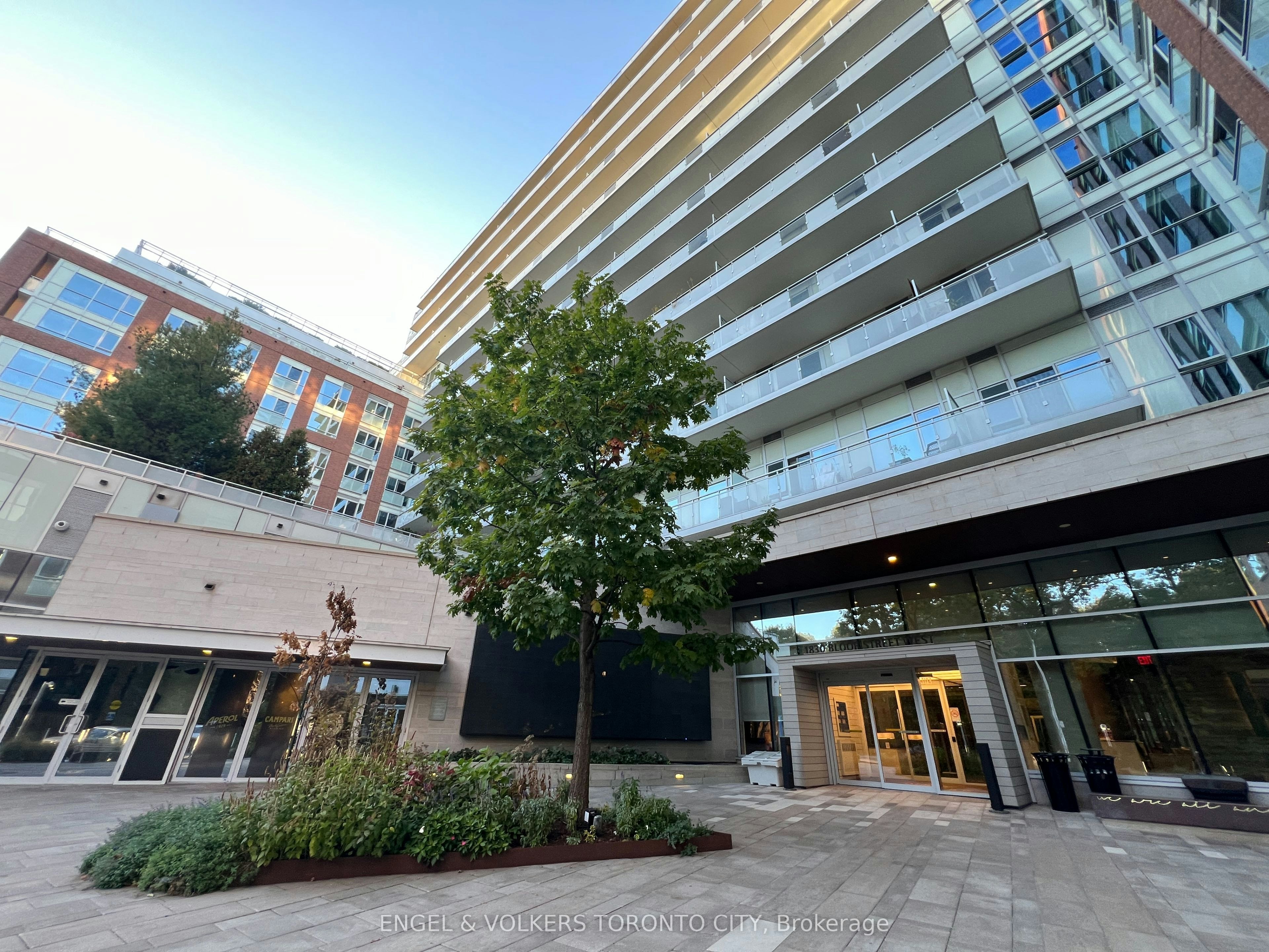 330-1830 Bloor Street W, Toronto, ON, M6P 0A2