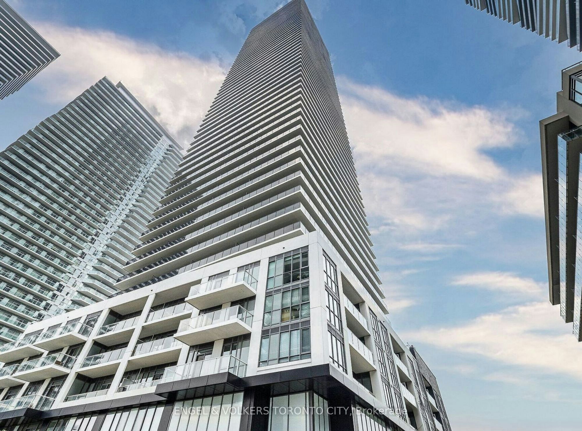 TH104-70 Annie Craig Drive, Toronto, ON, M8V 0G2