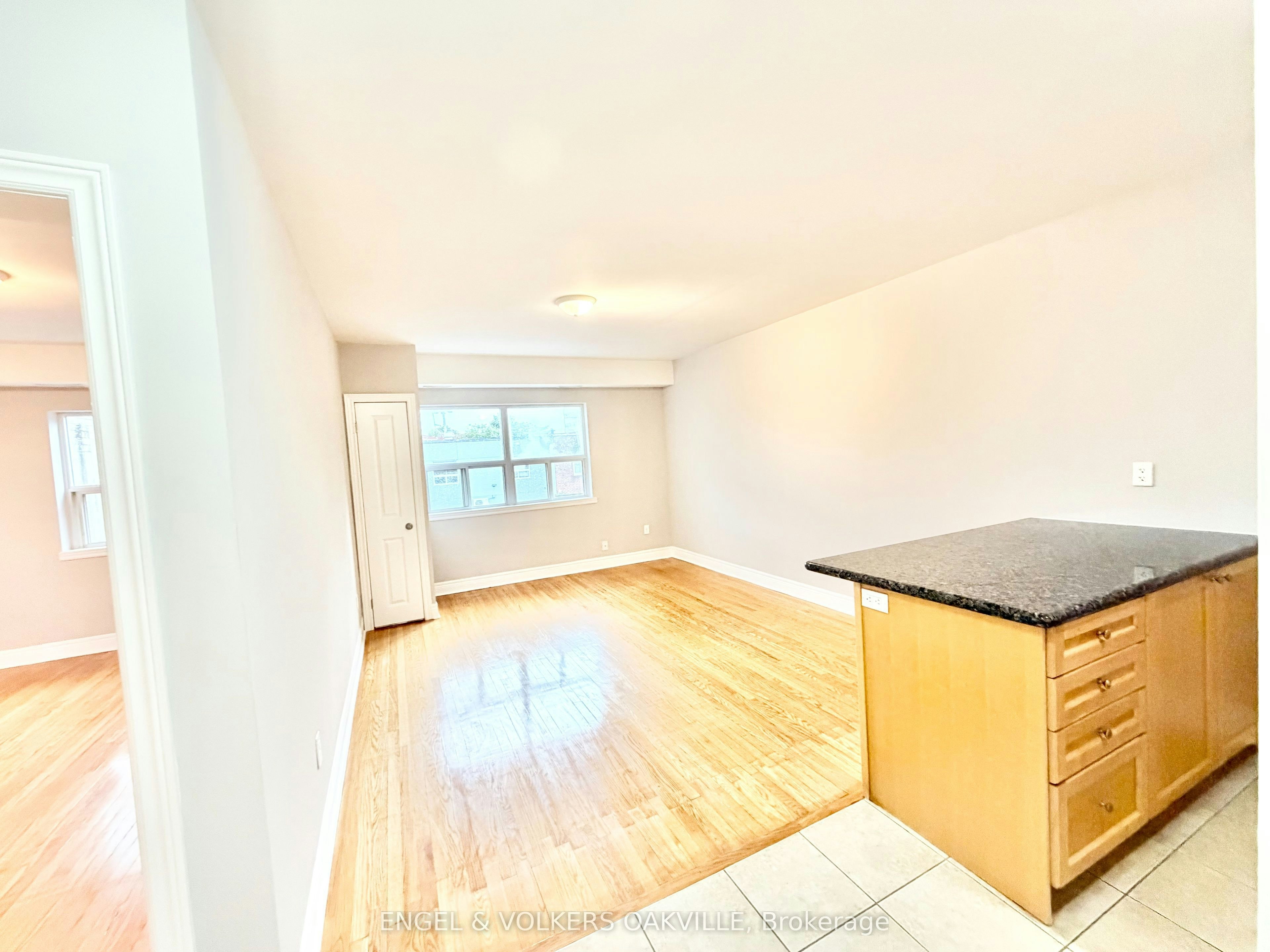 9-100 Twenty Fifth Street, Toronto, ON, M8V 3P9 - 2