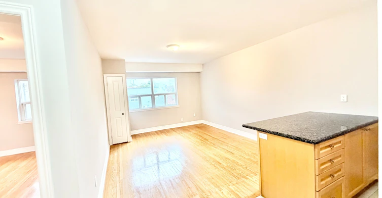 9-100 Twenty Fifth Street, Toronto, ON, M8V 3P9 - 2