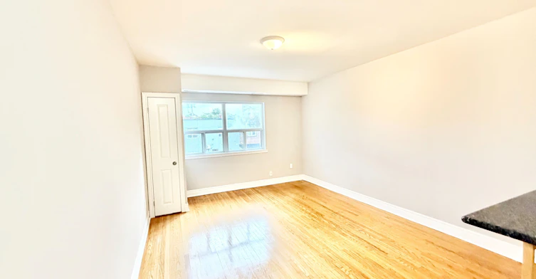 9-100 Twenty Fifth Street, Toronto, ON, M8V 3P9 - 4