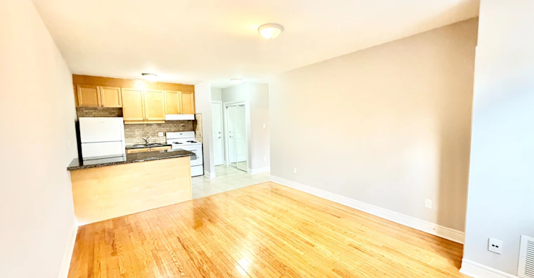 9-100 Twenty Fifth Street, Toronto, ON, M8V 3P9 - 3