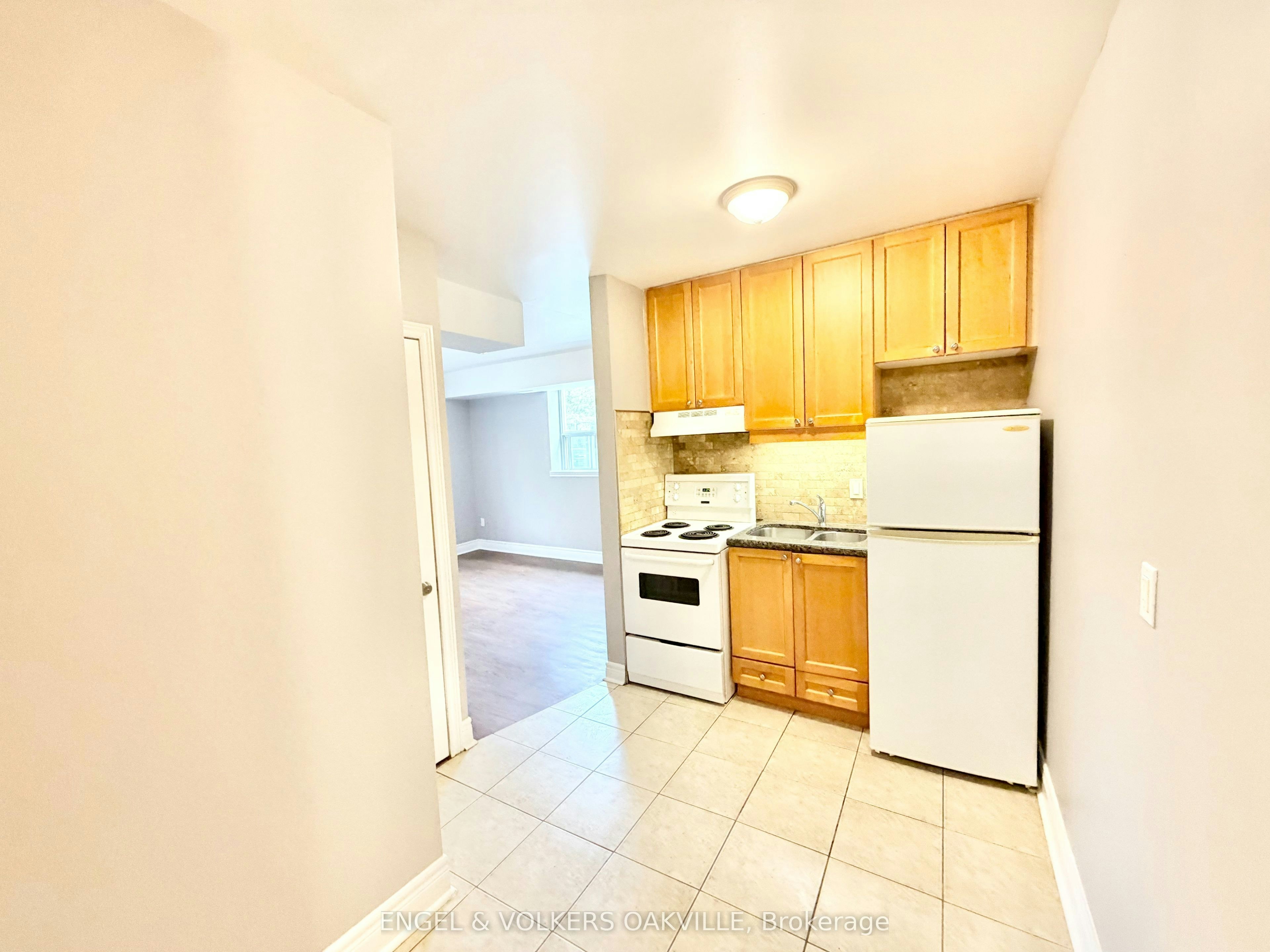 18-100 Twenty Fifth Street, Toronto, ON, M8V 3P9 - 3