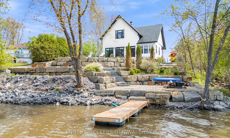 2882 Bay Road