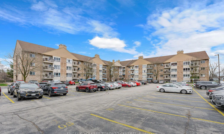406-15 Hofstetter Avenue