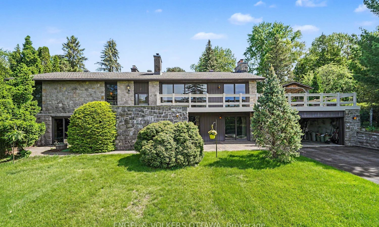 17 Goodwood Drive