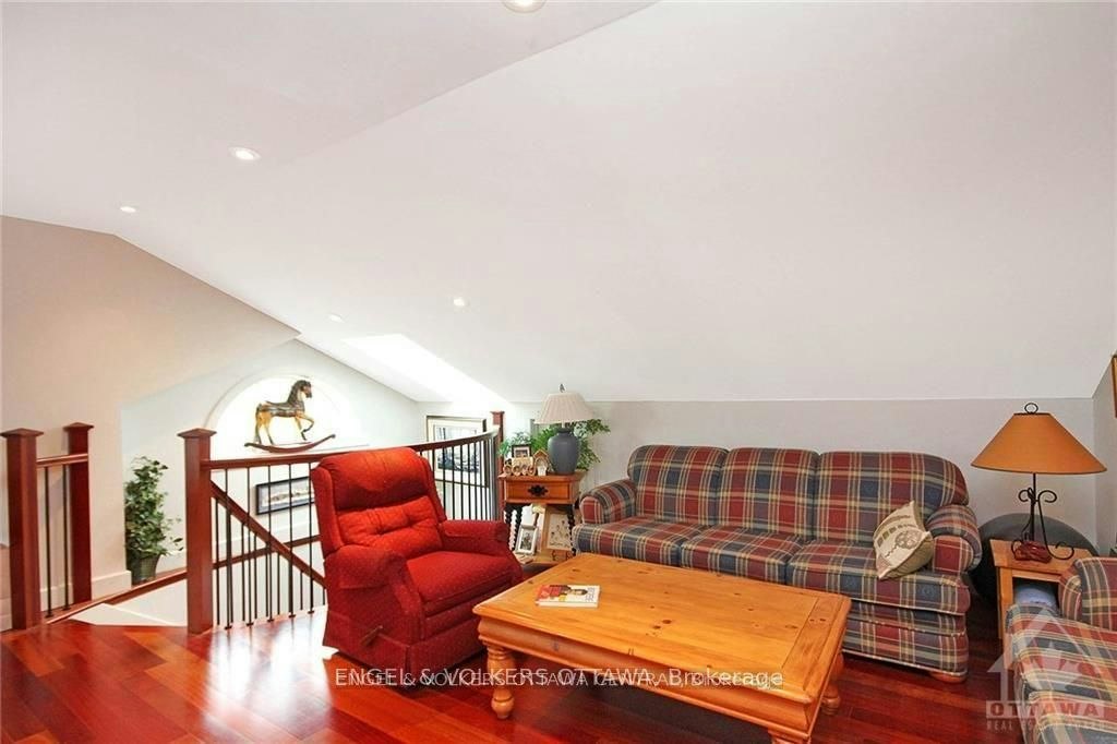281 Kirchoffer Avenue, Ottawa, ON, K2A 1Y1 - 24